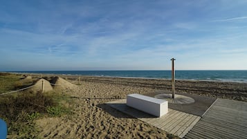 Accommodatie ligt op het strand, strandlakens