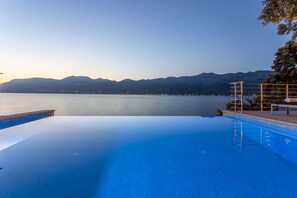 A heated pool - Beachfront Villa Poseidon with Heated Pool (Žrnovo)