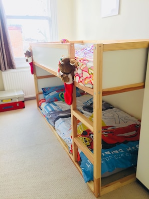 2 soverom, strykejern/-brett, wi-fi og sengetøy