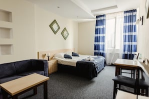 Desk, free WiFi, bed sheets, wheelchair access - Hotel Kardamon (Tarnow)