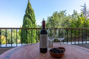 屋外ダイニングエリア