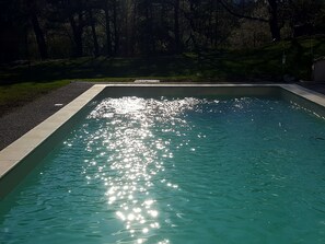 Piscina all'aperto, una piscina riscaldata