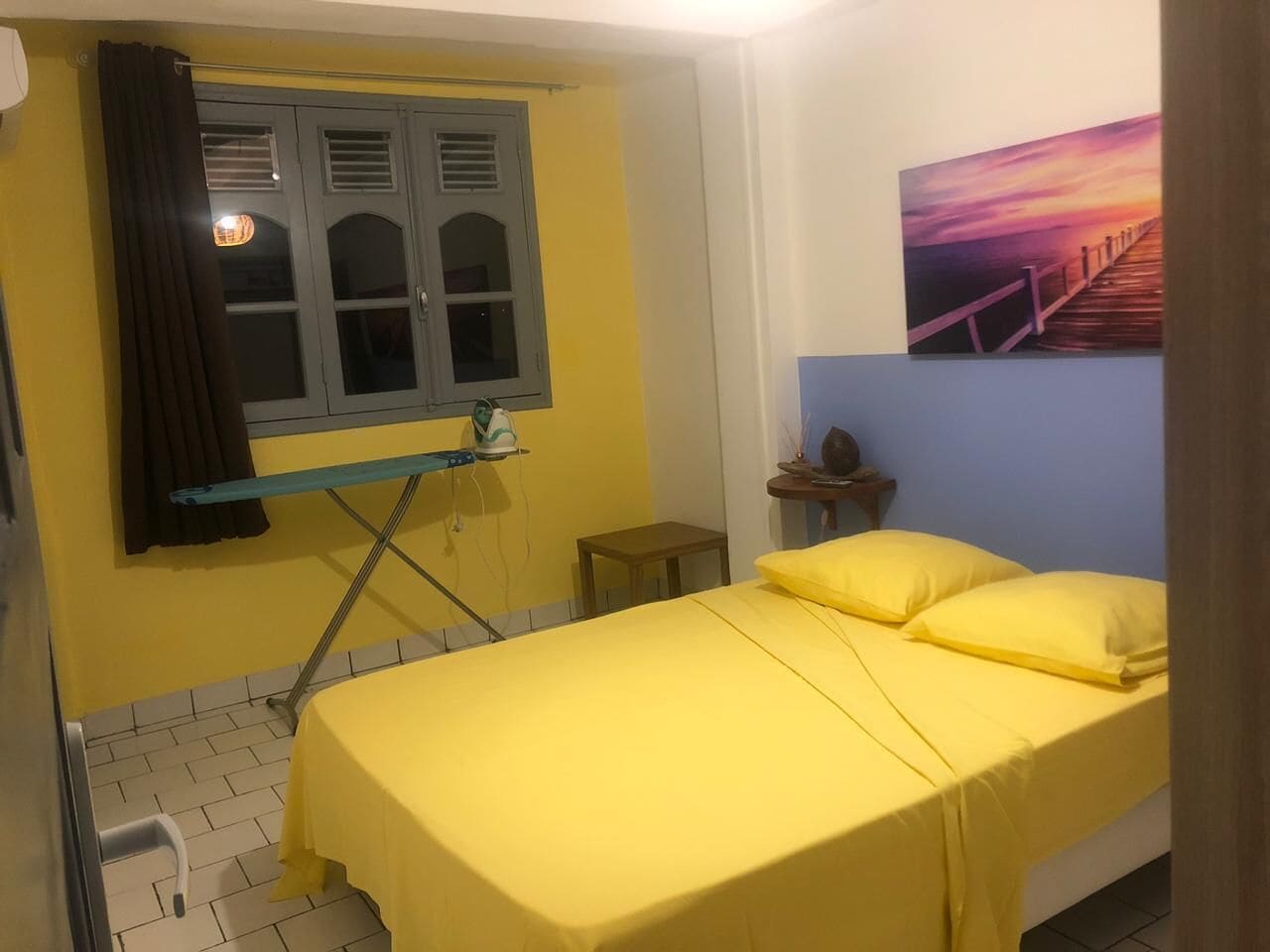 1 chambre, fer et planche à repasser, Wi-Fi, draps fournis