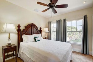 3 bedrooms, iron/ironing board, travel cot, WiFi - Grey Mist - Recharge in a Stylish Home Near Downtown (West Palm Beach)