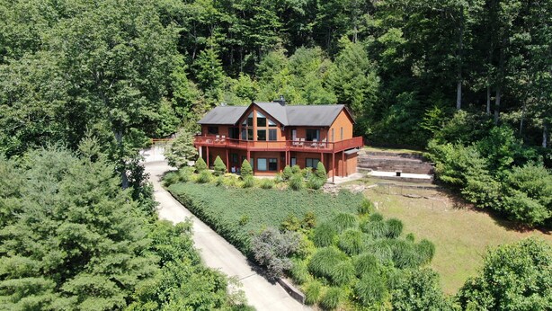 Exterior - Pisgah View Cabin - Year round Mountain View  - Convenient location (Hendersonville)