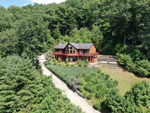 Pisgah View Cabin - Year round Mountain View  - Convenient location
