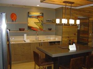 Microwave, oven, cookware/dishes/utensils