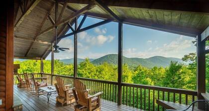Lazy Bear Lodge - Mountain Cabin w/Amazing Views