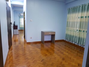 Family Room | Living room | LCD TV - Newton Hotel & Service Apartment (Yangon)