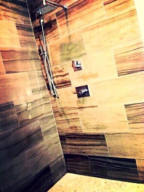 Douche de la salle de bain