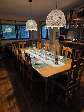 Exclusive Room, 1 King Bed with Sofa bed, Non Smoking | Restaurant