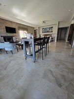 独特客房, 1 张特大床和 1 张沙发床, 无烟房 | 埃及棉床单、高档床上用品、羽绒被、记忆海绵床垫