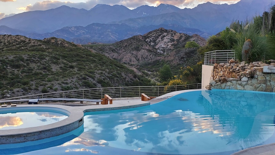 El Carmelo Mountain Lodge