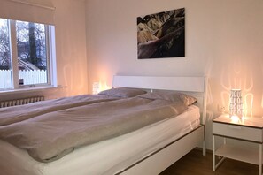 2 chambres, fer et planche à repasser, Wi-Fi, draps fournis