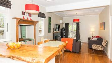 Smart TV, fireplace, video game console, DVD player