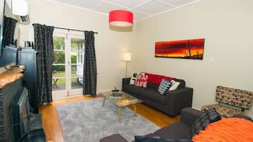 Smart TV, fireplace, video game console, DVD player