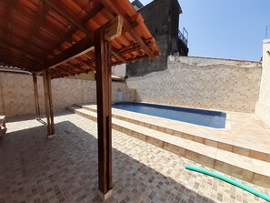 Indoor pool - House with Pool in Jardim Real (Praia Grande) (Praia Grande)