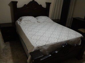 3 bedrooms, iron/ironing board, WiFi