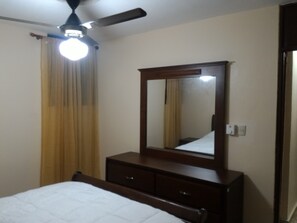 3 bedrooms, iron/ironing board, WiFi