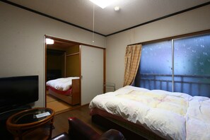 Kamar Standar (Japanese Style) | Brankas dan Wi-Fi gratis