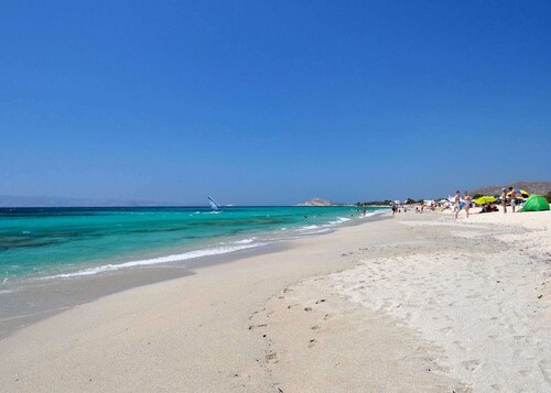 Felicin aurinkotitalo, Kykladien talo rannalla, todellinen omistaja vieraanvaraisuus