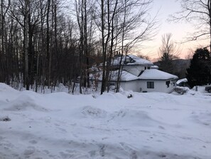 Exterior - Ski, Ride,Relax, Read in this Exclusive Luxury, family friendly Vermont getaway (Killington)