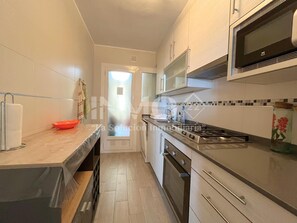 Kühlschrank, Mikrowelle, Geschirrspüler