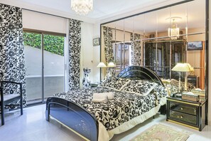 3 bedrooms, in-room safe, iron/ironing board, free WiFi