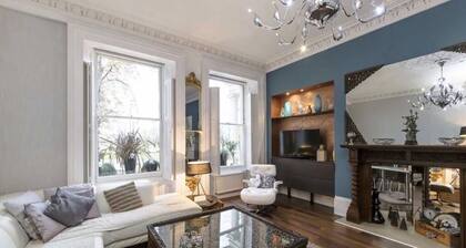 Elegant 3 Bed/ Br period Home +Private Garden & Cabin Zone 2 London next to park