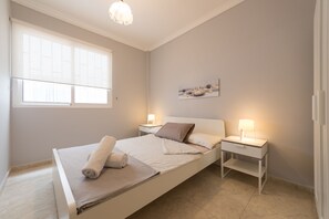 2 slaapkamers, een strijkplank/strijkijzer, gratis wifi, beddengoed