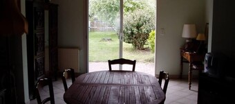 Recent villa in quiet traditional neighborhood