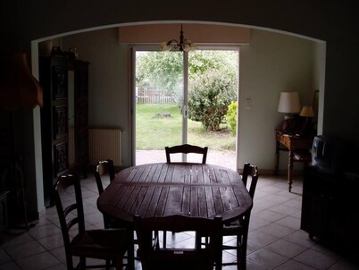 Recent villa in quiet traditional neighborhood