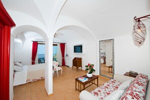5 bedrooms, iron/ironing board, travel crib, free WiFi - AMORE RENTALS - Villa Zeus with private Pool, Sea View, Terraces and Air Conditioning (Positano)