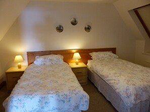 2 slaapkamers, een strijkplank/strijkijzer, reisbedje, gratis wifi