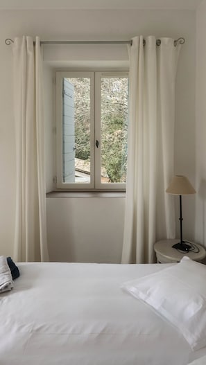 3 habitaciones, tabla de planchar con plancha y wifi gratis