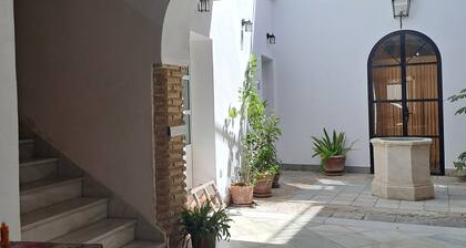Apartment in Historic Sanluqueña House With Charm
