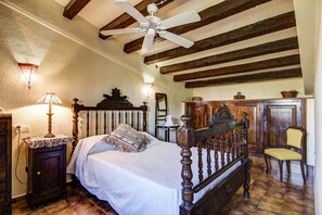 5 camere, una scrivania, ferro/asse da stiro, culla da viaggio