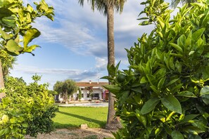 Property grounds - Villa by the sea with private pool and wifi (Las Casas de Alcanar)