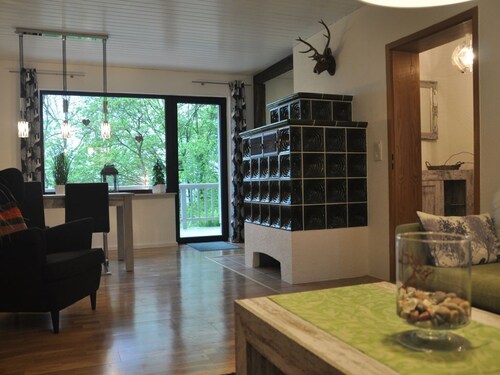 Yksinomainen loma-asunto Rhönissa, metsässä, loma koiran ja perheen kanssa