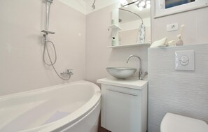 Bathtub
