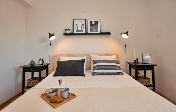 3 bedrooms, free WiFi, bed sheets