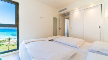 2 slaapkamers, een strijkplank/strijkijzer, gratis wifi, beddengoed