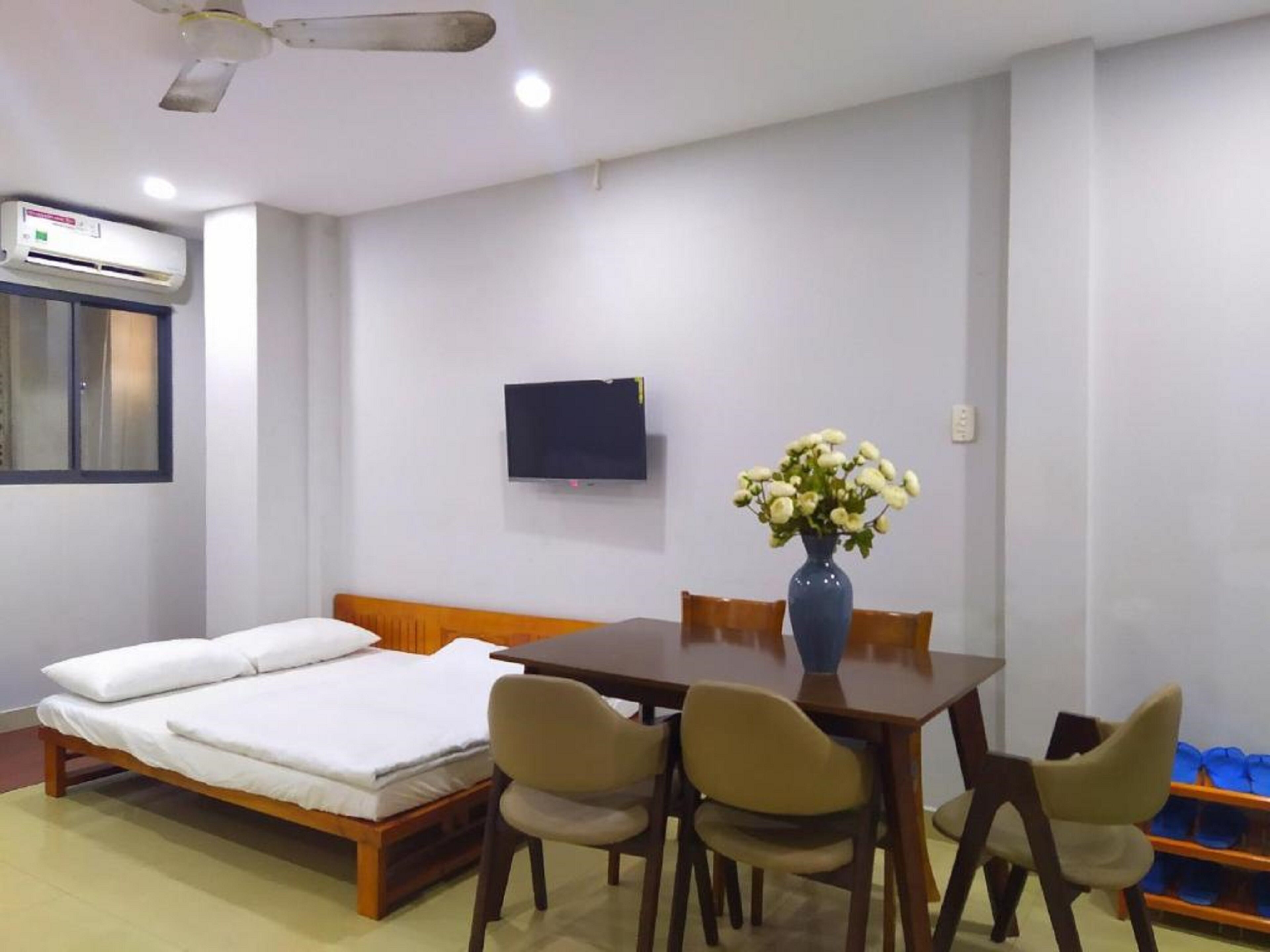 family room | living room | flat-screen tv