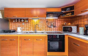 Refrigerador, placa de cocina, cafetera/tetera