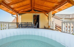 Outdoor dining - Gorgeous apartment in Hreljin (Hreljin)