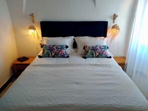 2 bedrooms, iron/ironing board, free WiFi, bed sheets