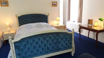 8 Schlafzimmer, Bügeleisen/Bügelbrett, WLAN