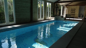 Innenpool, beheizter Pool