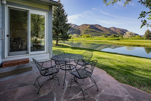Dalton Ranch Home on the 12th Fairway - Water and Mountain Views