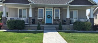 Beautiful Family Friendly Idaho Falls Home with 2 KING beds!!